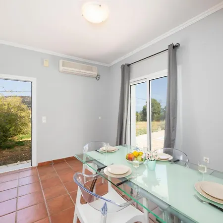 Olga فيلة كاتيليوس